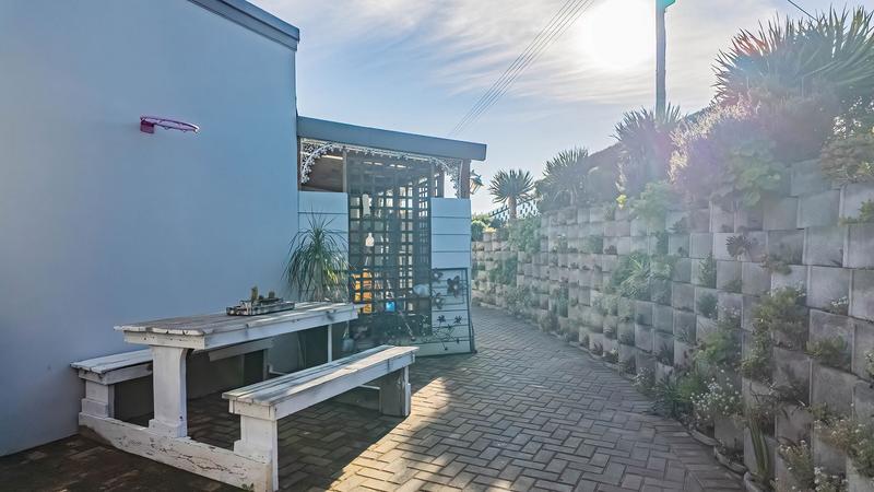 5 Bedroom Property for Sale in Fraaiuitsig Western Cape